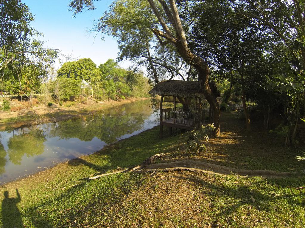Riverside Ban Cho Lae Екстериор снимка