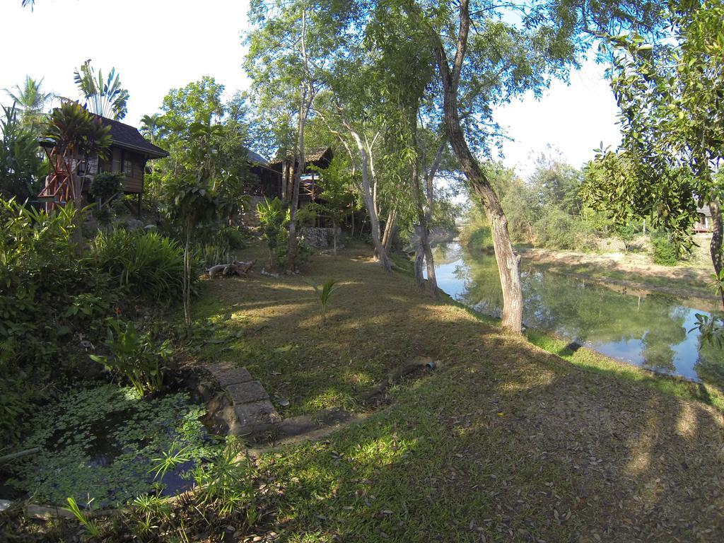 Riverside Ban Cho Lae Екстериор снимка